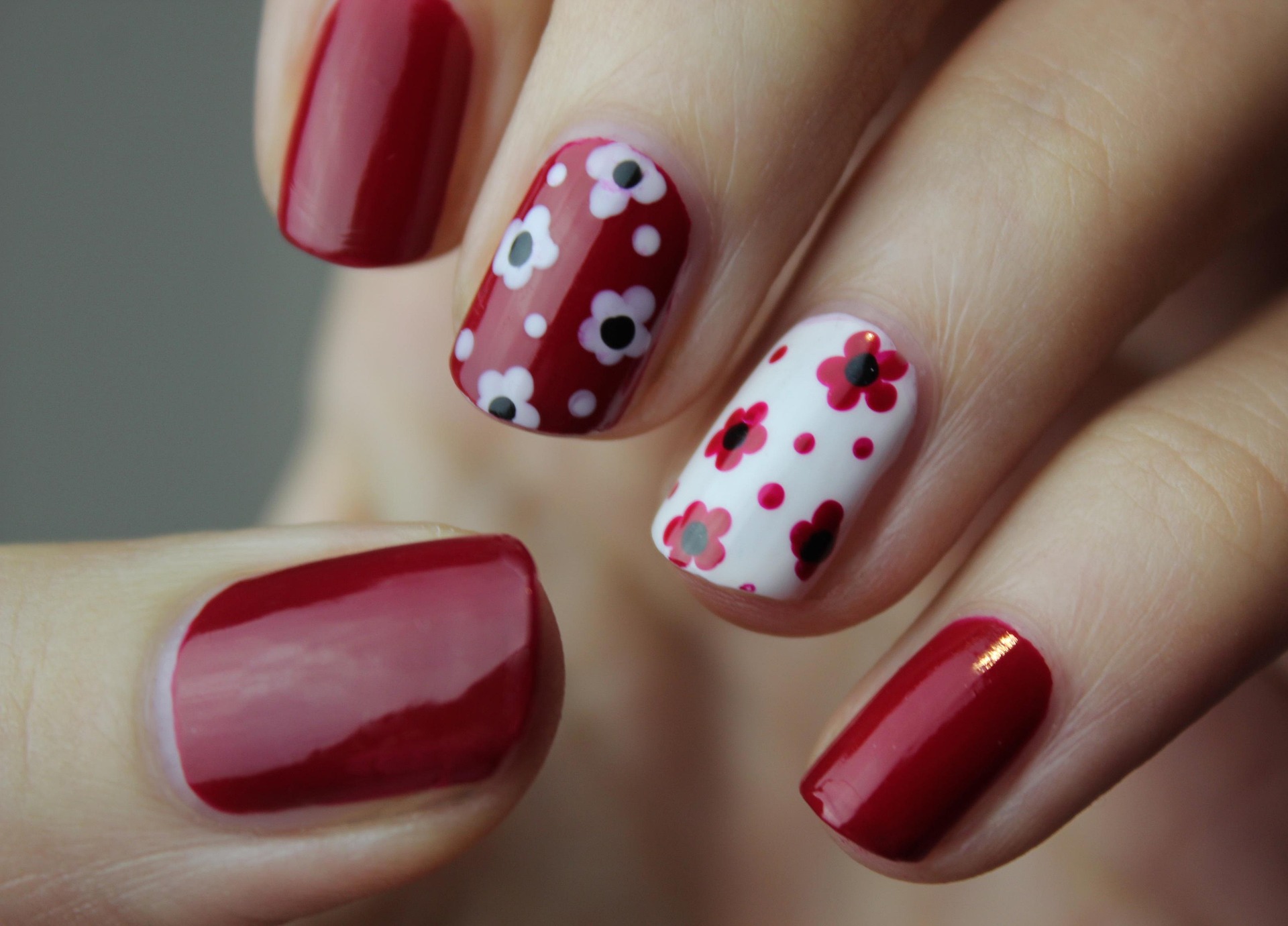 Les conseils pour bien choisir la couleur de son vernis