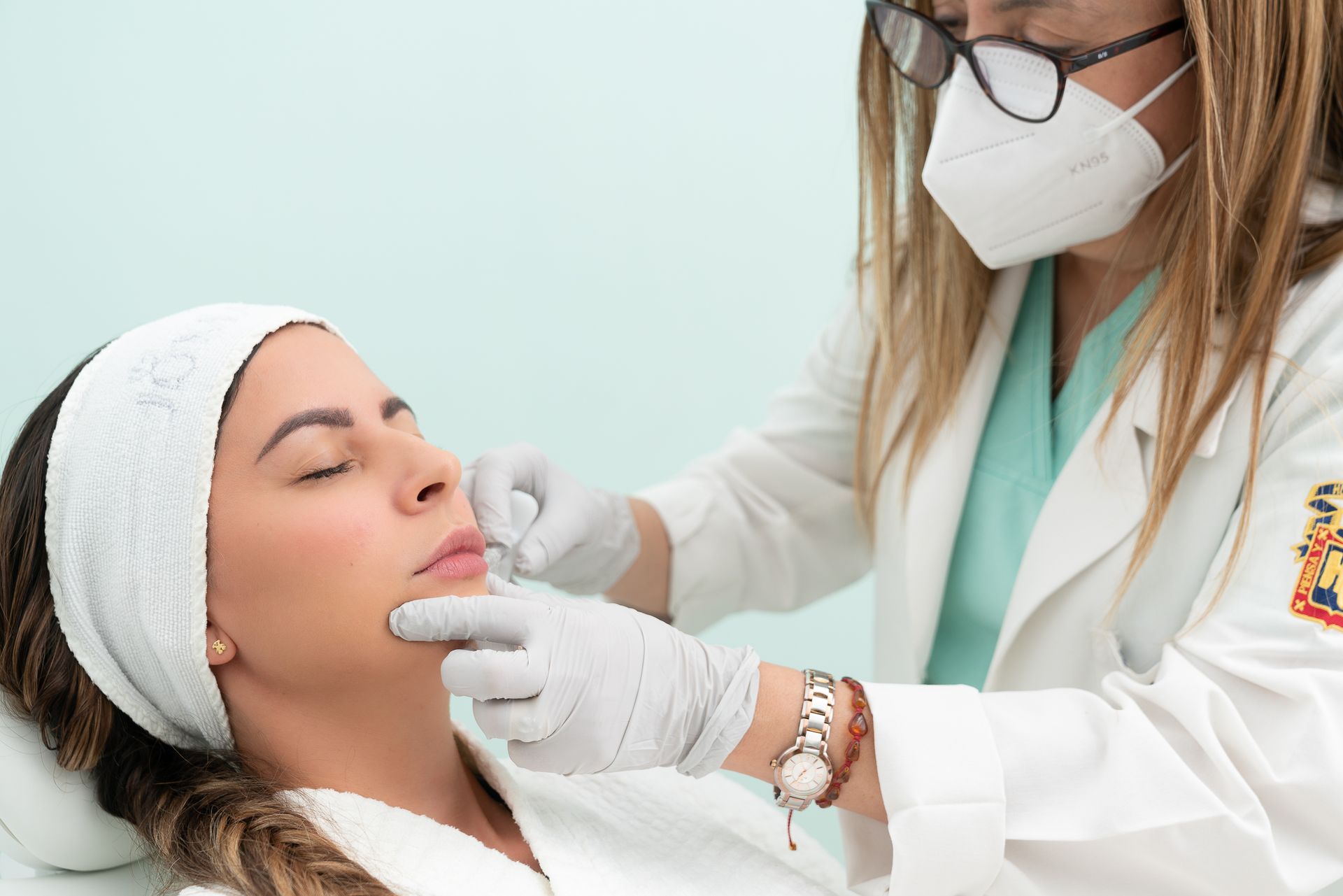 Les dernières tendances en correction des imperfections du visage à Paris