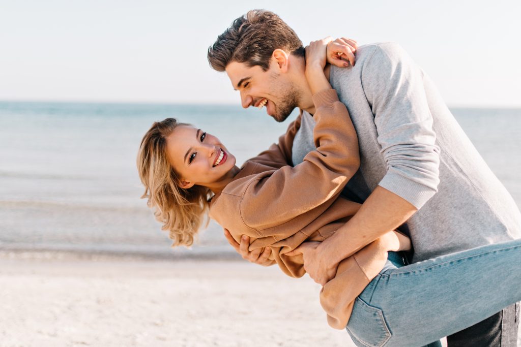 Découvrez la compatibilité amoureuse entre la femme Bélier et l’homme Cancer : leurs différences, leurs points forts, et les clés pour un couple harmonieux. Analyse astrologique détaillée pour comprendre si ce duo peut fonctionner en amour.